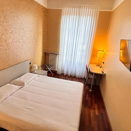 Hotel Italia 30