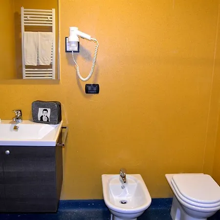 Hotel Italia 30 2*
